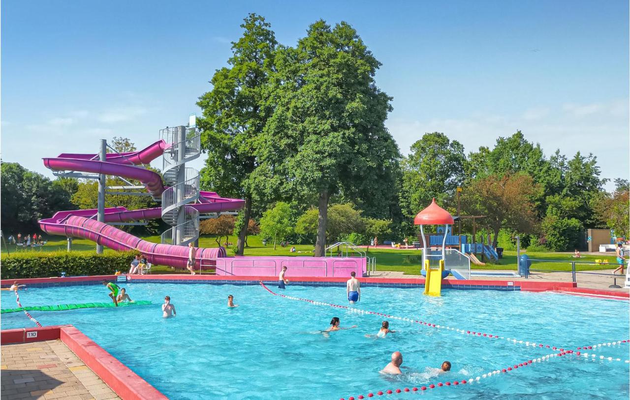 Vakantiehuis Amazing In With 2 Bedrooms, Wifi&outdoor Swimming Pool